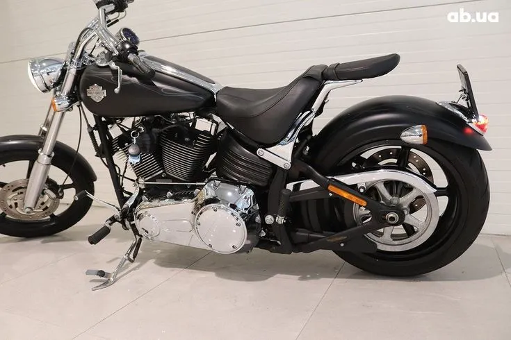 Harley-Davidson FXCWC  Image 1