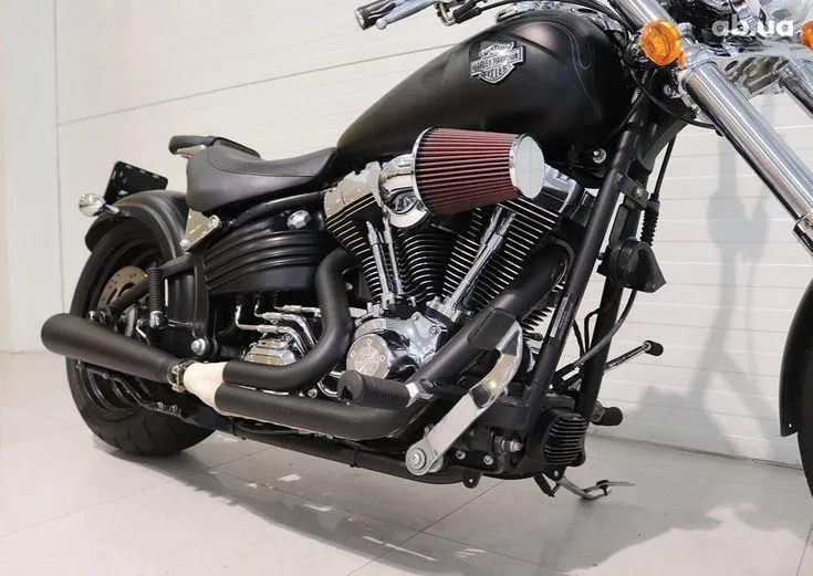 Harley-Davidson FXCWC  Image 4